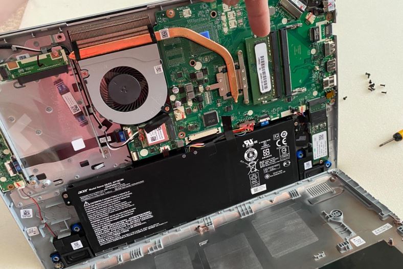 inside view of Acer Aspire 3
